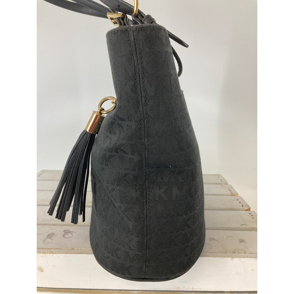 MICHAEL KORS, LARGE BLACK SIGNATURE CANVAS SHOULDER BAG - Picture 6 of 16